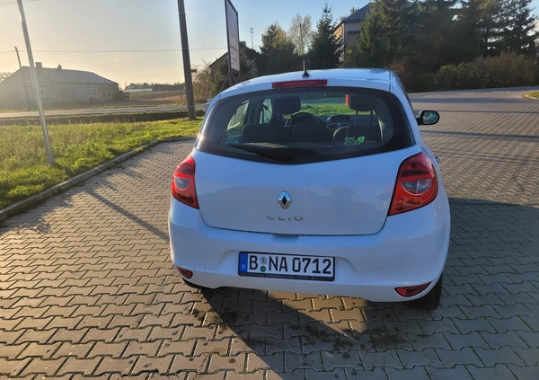 Renault Clio cena 16900 przebieg: 127000, rok produkcji 2011 z Kęty małe 67